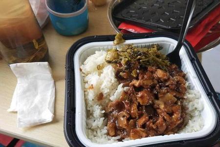 自己家里卖盒饭需要证件吗