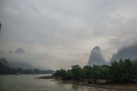 恰逢烟雨雾蒙蒙下一句