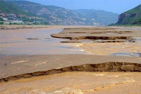 大河河床地下水会流动吗