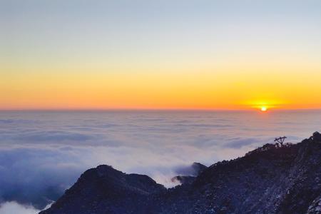 泰山雪和踏山河哪个更好听