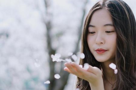 女生在男生心里值两块钱啥意思