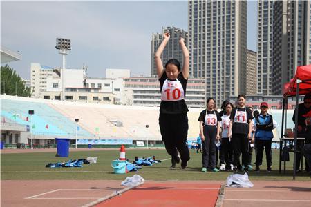 跳远一米五什么水平