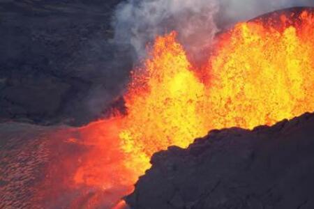 莫纳罗亚火山和黄石火山哪个大