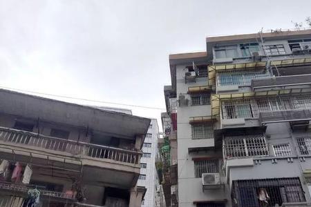 屋后是马路如何建房子