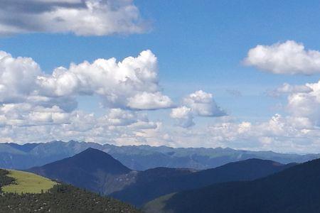 巍巍高山什么意思