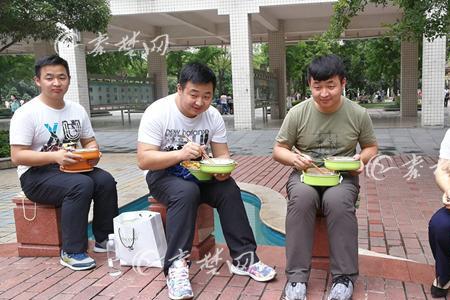 高三学生送饭送什么