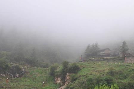 大山烟雨朦胧的句子