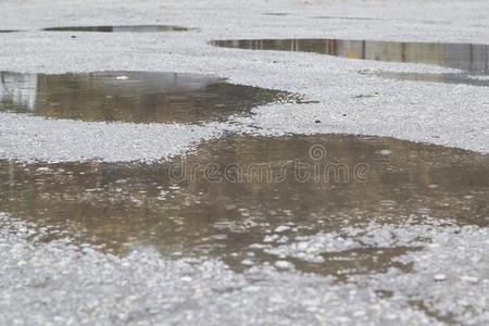 下雨对水泥凝固有什么影响