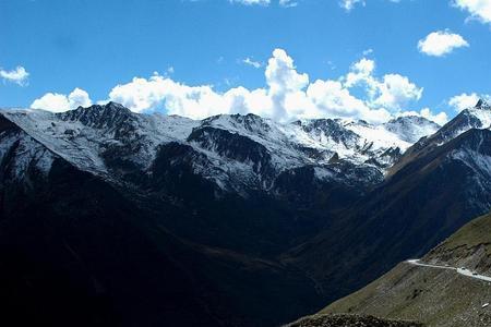 巴朗山9月底有雪吗