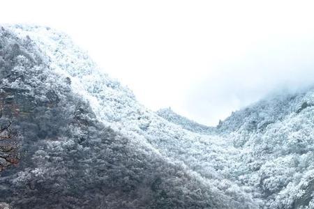 大雪封山庙门紧闭什么意思