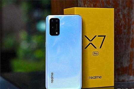 vivoy77和realmeX7Pro那个好