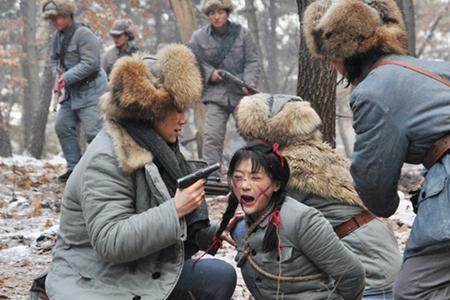 女人的抗战雪蚕的扮演者是谁啊