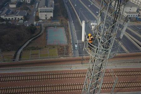 600米信号塔换灯有降落伞吗