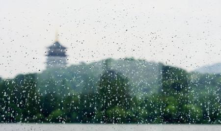 夏雨古诗陆游清风起湖译文