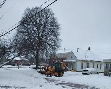 下雪了我在铲雪20字