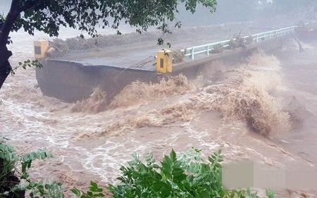 暴雨期间河流上游还是下游安全