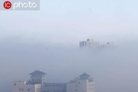 海市蜃楼和雾里的对比