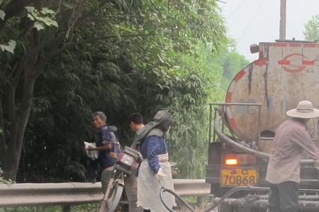 沥青路面没压实怎么处理