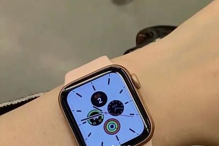 applewatchse颜色怎么选