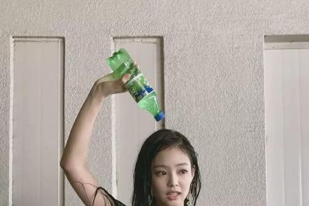 为什么粉丝叫jennie小年