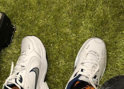 nikeairmonarch4white一踩就响