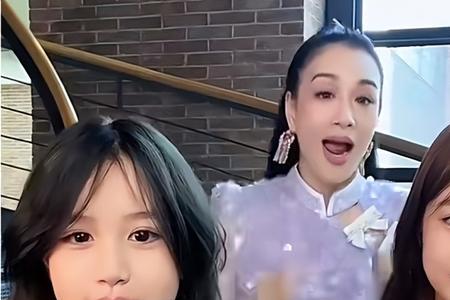 钟丽缇三女儿考拉几岁