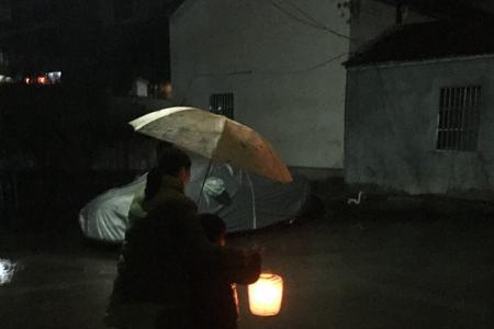 为什么一下雨就有人放炮