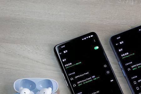 oppoencofree2i怎么连接新手机