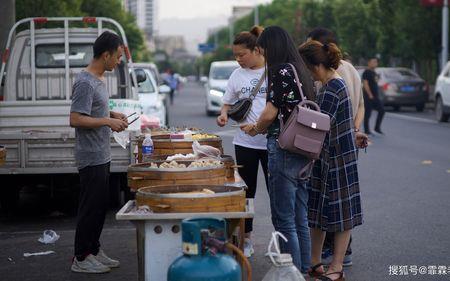 男人摆地摊有前景吗