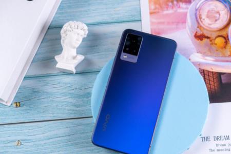 vivo s9白色和蓝色哪个好看