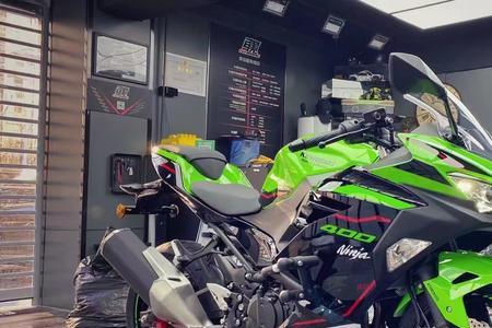 ninja400前刹车卡顿是什么原因