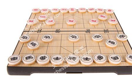 象棋最后一排棋子走不动