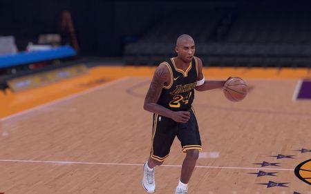 nba2k20怎么和科比联系三次