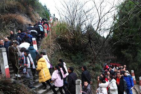 小孩3岁左右能去山上祭拜长辈吗