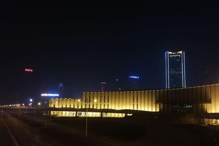 新乡体育馆夜景什么时候开灯