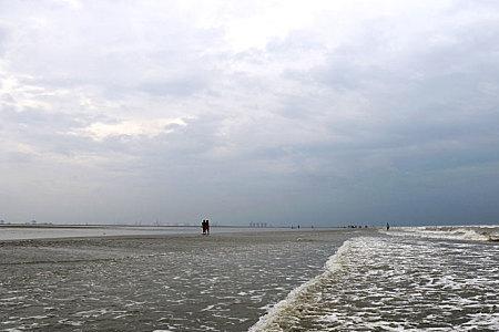 风雨海滩结局