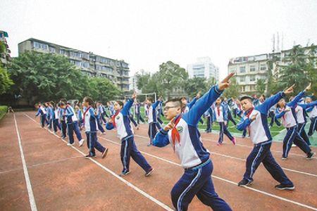 中学生学习广播操的目的