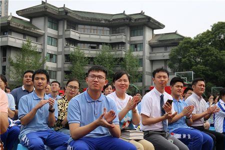 石室中学学生可以带手机吗