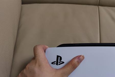 ps5横着放支架怎么固定