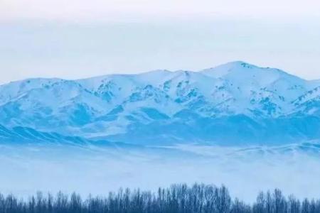 万山堆积雪的诗句