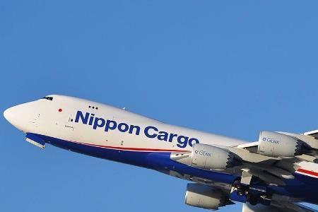 军用飞机通过他国领空要收费吗