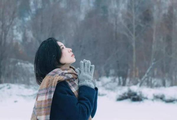 有人在风里不在什么意思