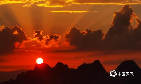 余晖夕阳和晚霞有什么顺序