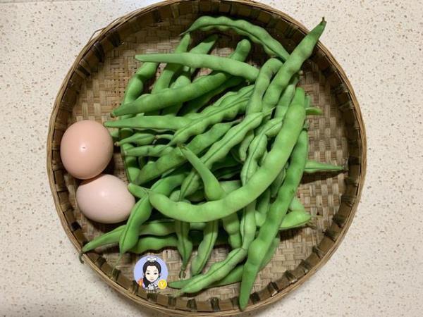 四川菜市场水里泡起的豆是啥