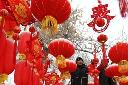 不在家过年，家里用挂灯笼不