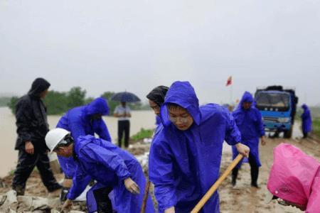 哪怕洪水滔天完整句子