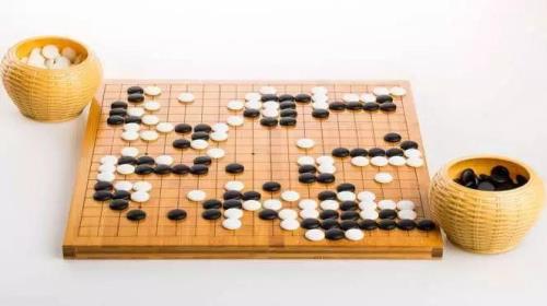 为什么围棋第一步不下中间