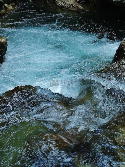 看到湍急水流的心情