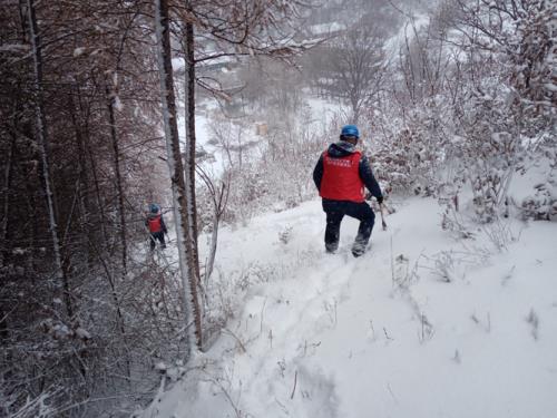 大雪封山走后山小路什么意思