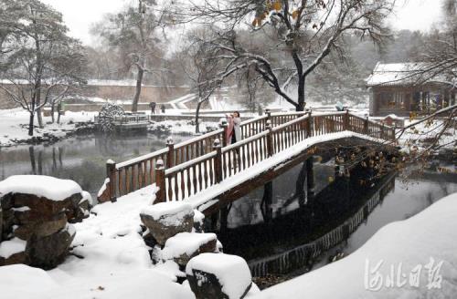 雪落山庄的诗句